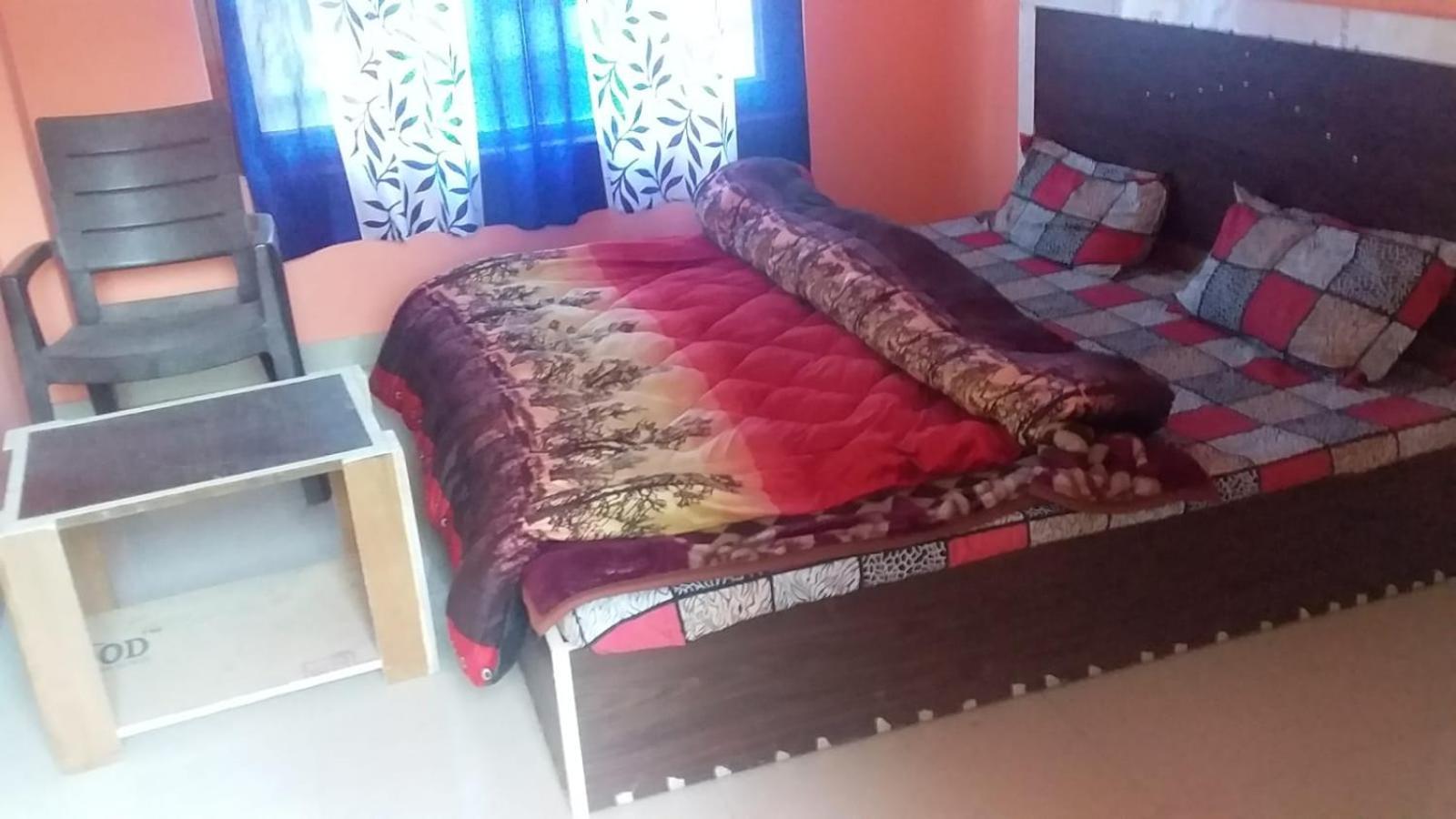 SPOT ON 87911 Sharma's Kitchen&Home Stay Bajaura Exterior foto